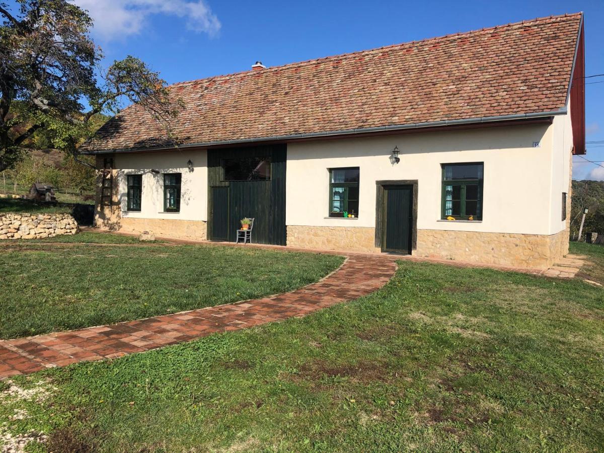 Édenkert Vendégházak Pecsvarad Exterior foto