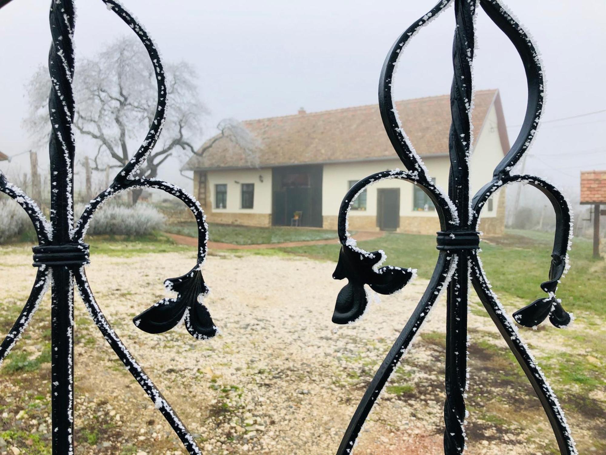 Édenkert Vendégházak Pecsvarad Exterior foto