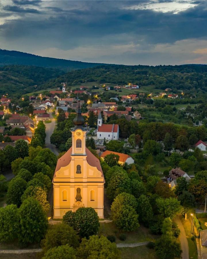 Édenkert Vendégházak Pecsvarad Exterior foto