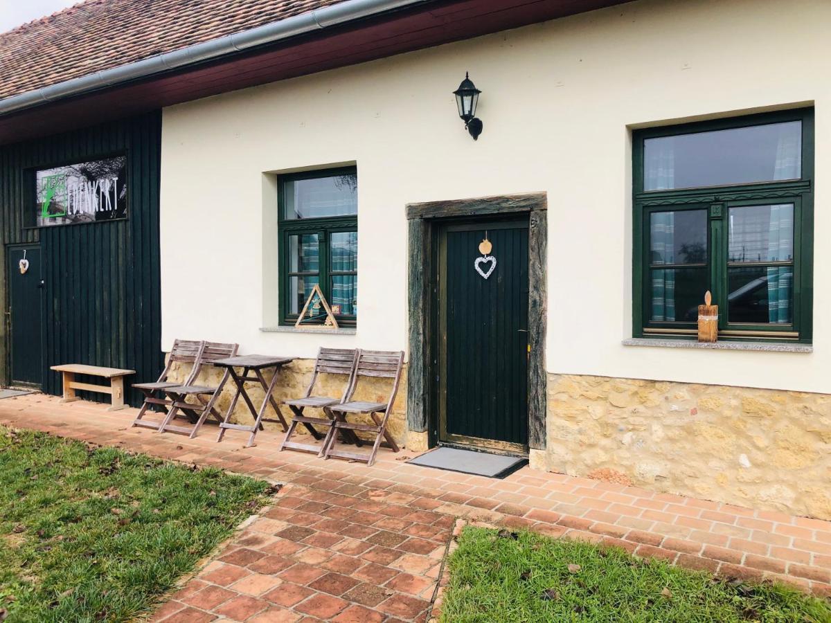 Édenkert Vendégházak Pecsvarad Exterior foto