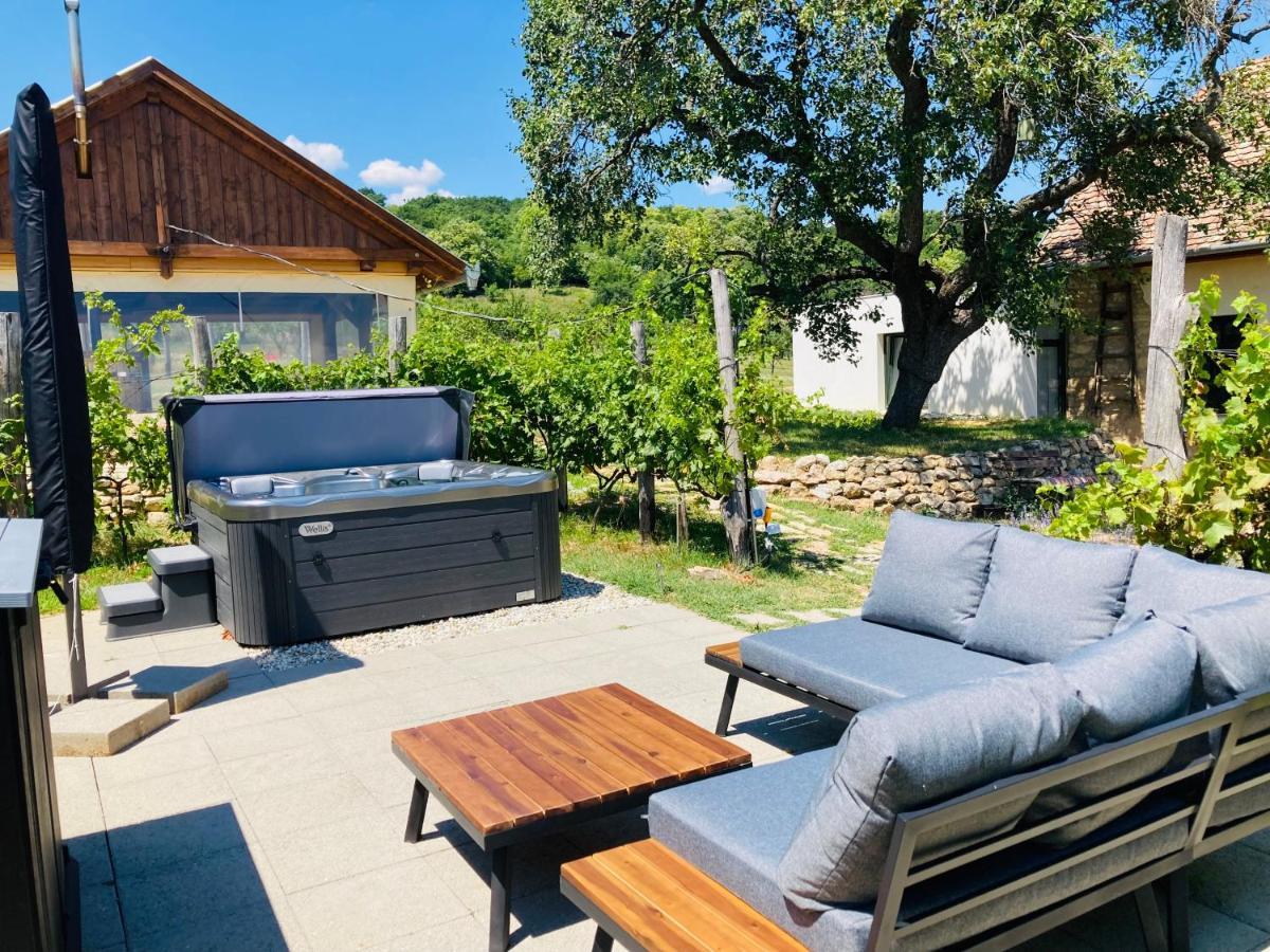 Édenkert Vendégházak Pecsvarad Exterior foto