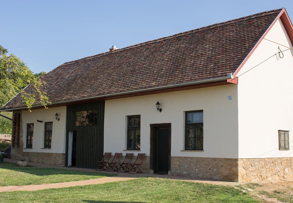 Édenkert Vendégházak Pecsvarad Exterior foto
